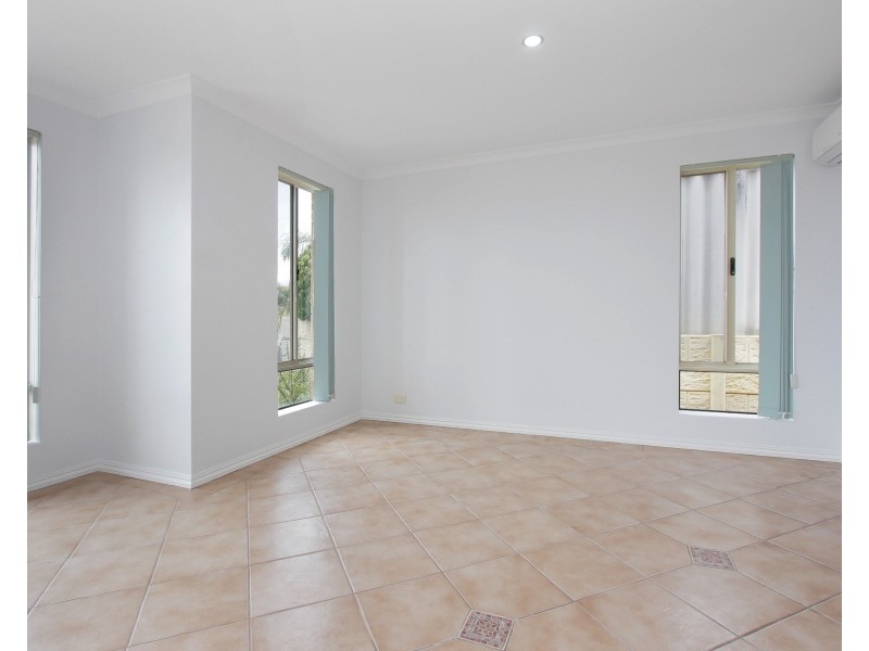 23 Dandenong Way, Alexander Heights WA 6064