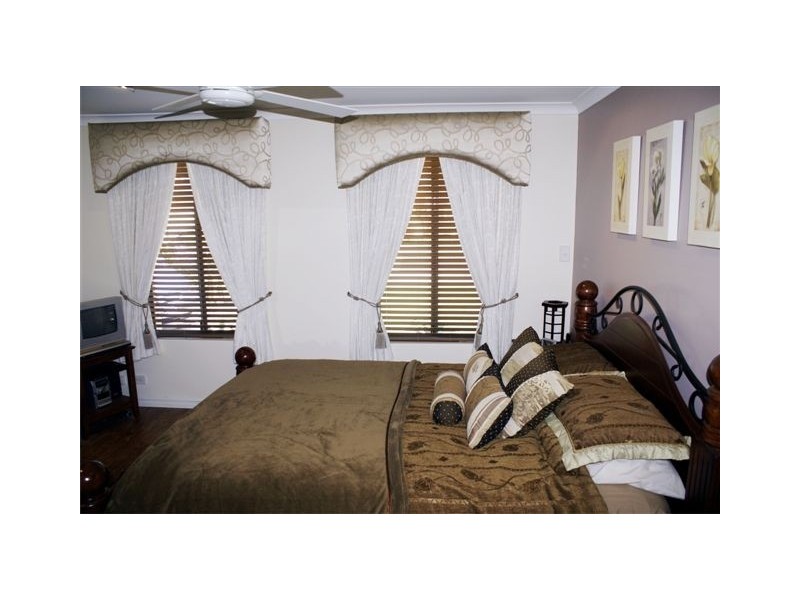 1 Louis Vista, Madeley WA 6065