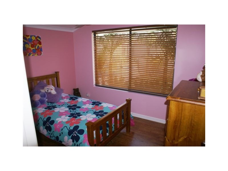 1 Louis Vista, Madeley WA 6065