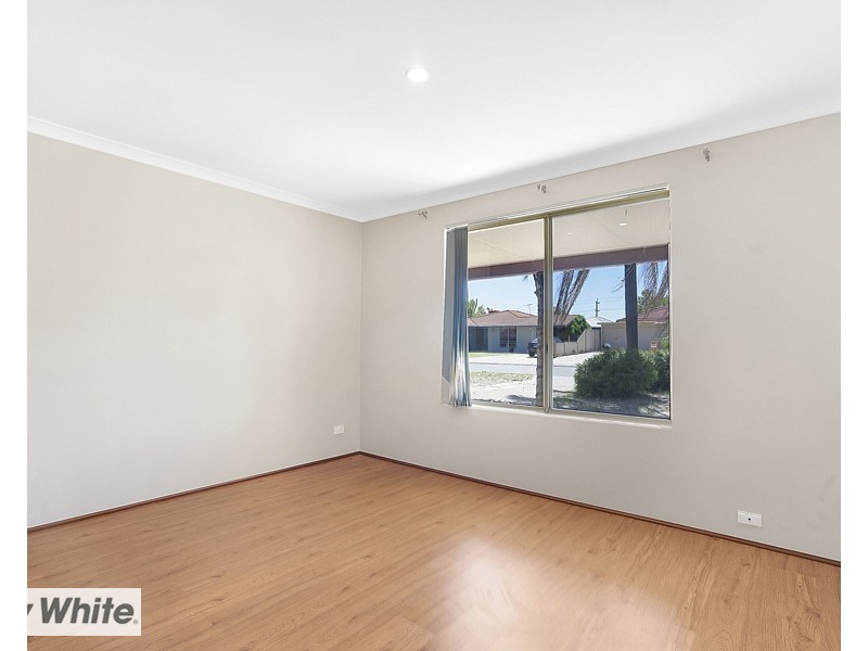 17 Salmongum Grove, Beechboro WA 6063