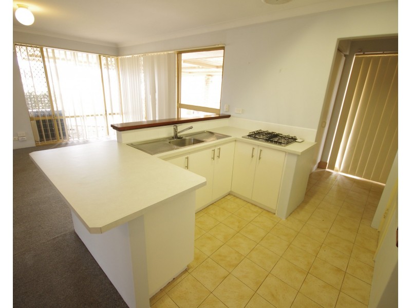 15 Rhine Crescent, Beechboro WA 6063