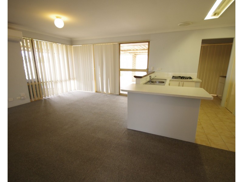 15 Rhine Crescent, Beechboro WA 6063