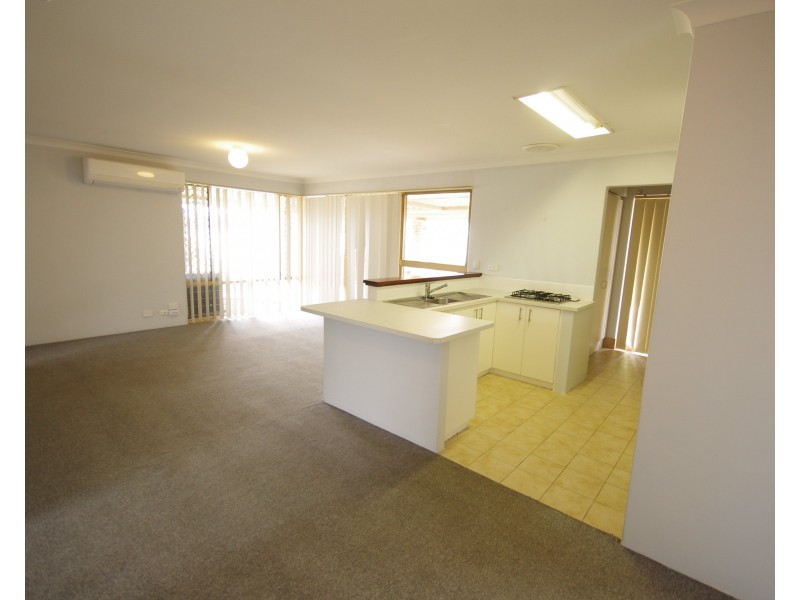 15 Rhine Crescent, Beechboro WA 6063