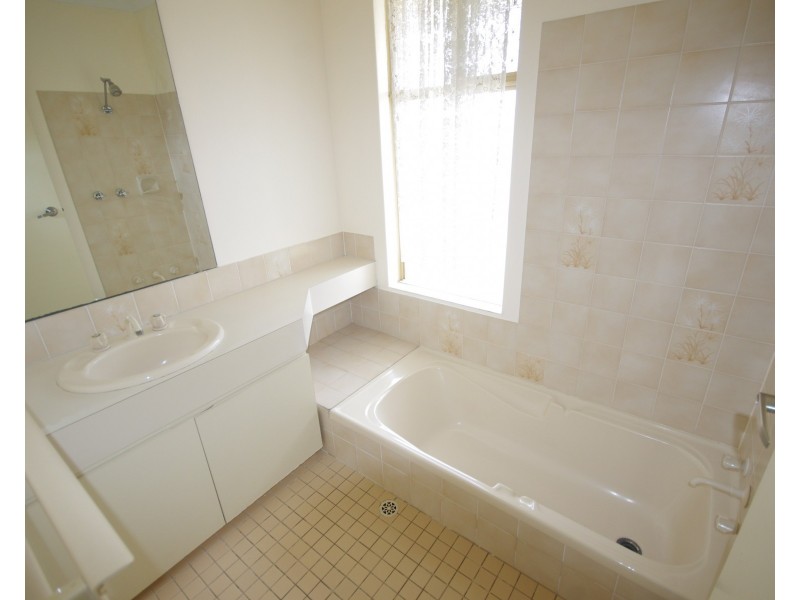 15 Rhine Crescent, Beechboro WA 6063