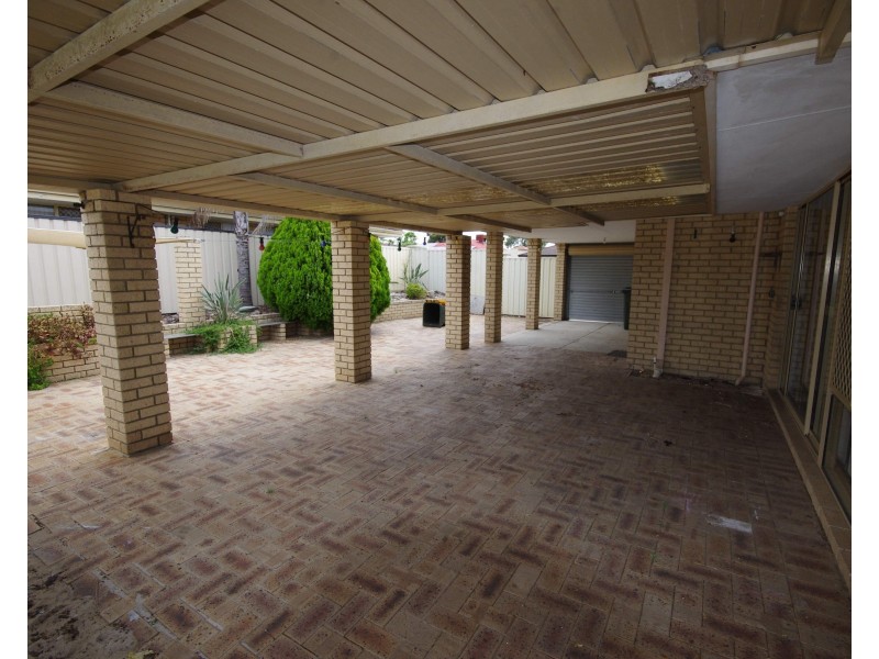 15 Rhine Crescent, Beechboro WA 6063