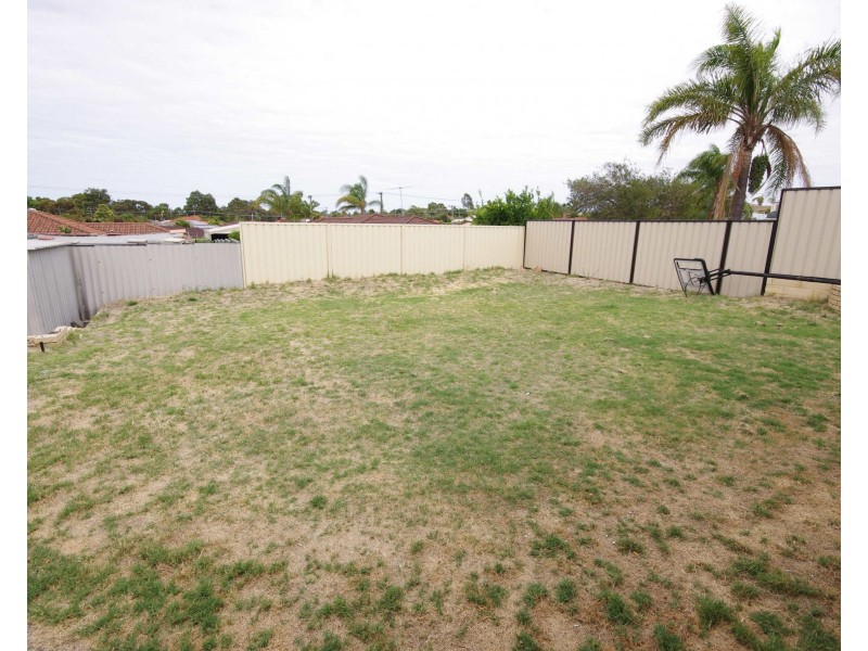 15 Rhine Crescent, Beechboro WA 6063