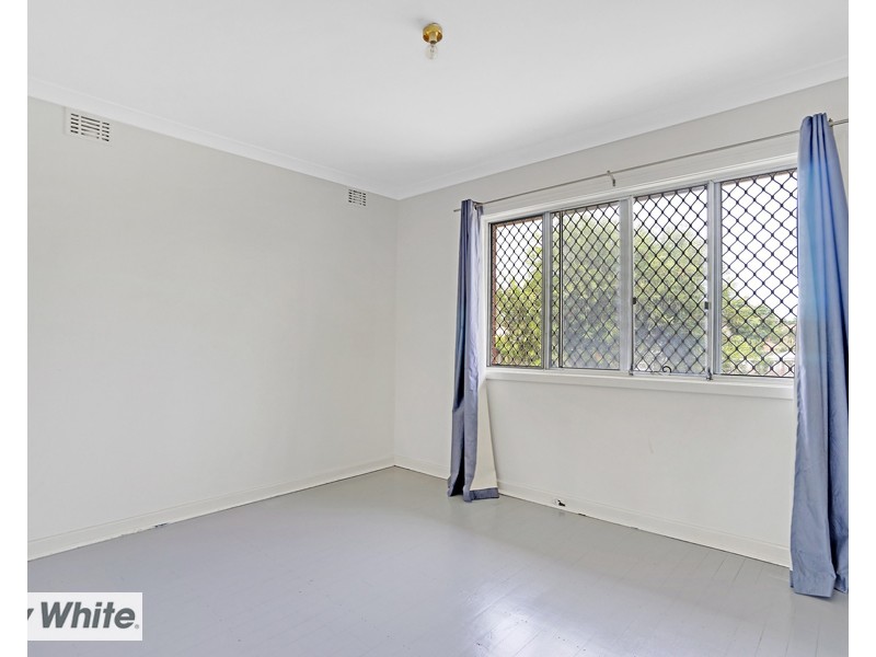 8 Shalford Way, Girrawheen WA 6064