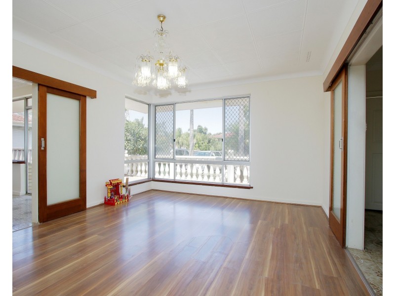 341 Abernethy Road, Cloverdale WA 6105