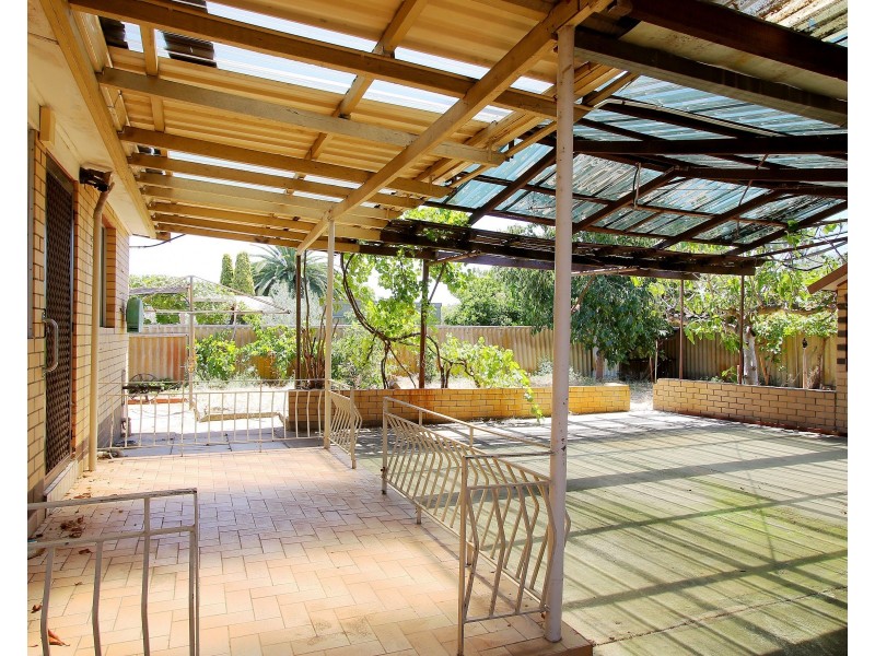 341 Abernethy Road, Cloverdale WA 6105