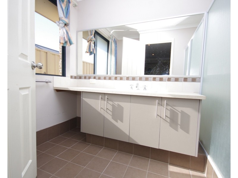 11 Rosemary Avenue, Darch WA 6065