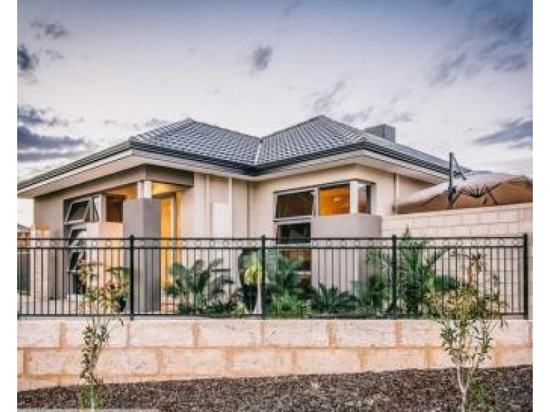 2 Anguilla Gardens, Iluka WA 6028