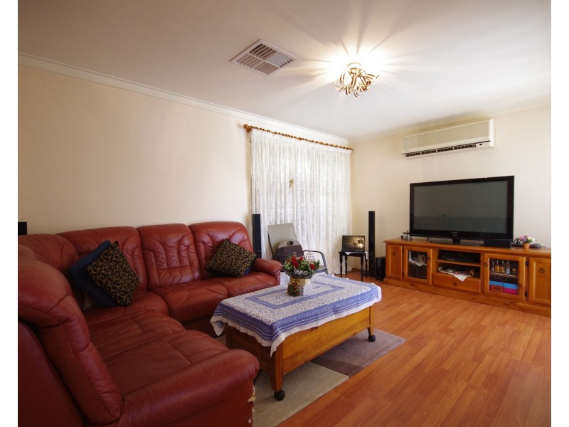 17 Farnesian Circle, Mirrabooka WA 6061