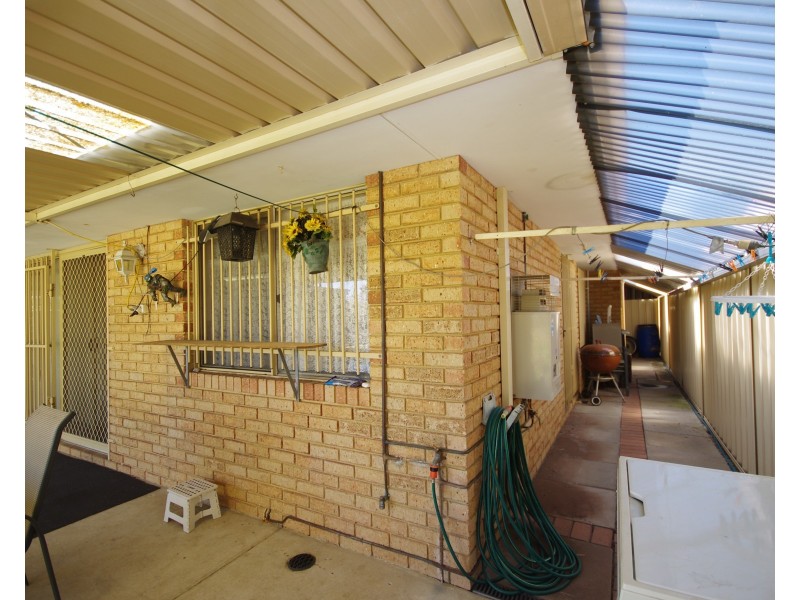 17 Farnesian Circle, Mirrabooka WA 6061