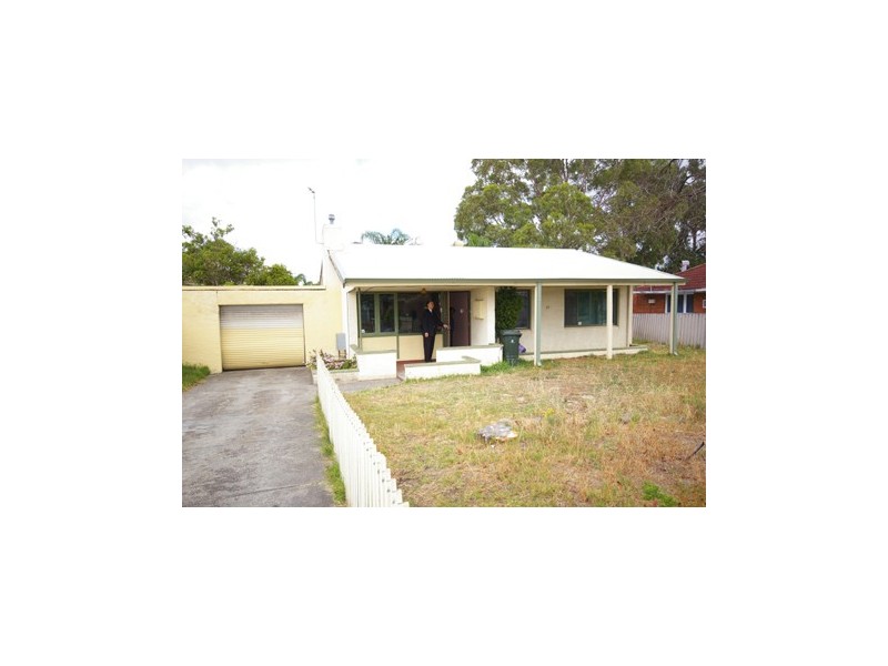 35 Stroughton Road, Westminster WA 6061