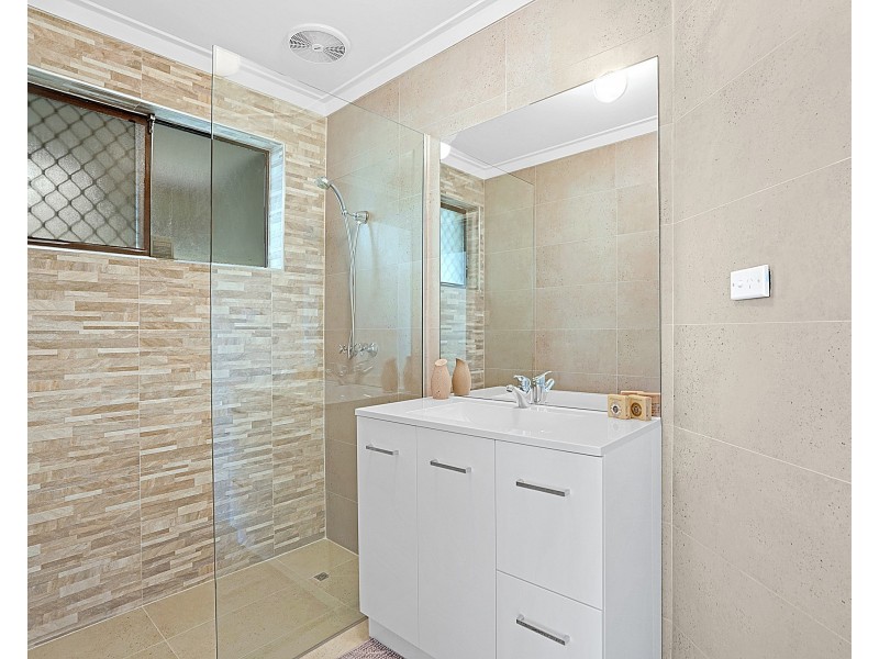 5 Pallens Grove, Mirrabooka WA 6061