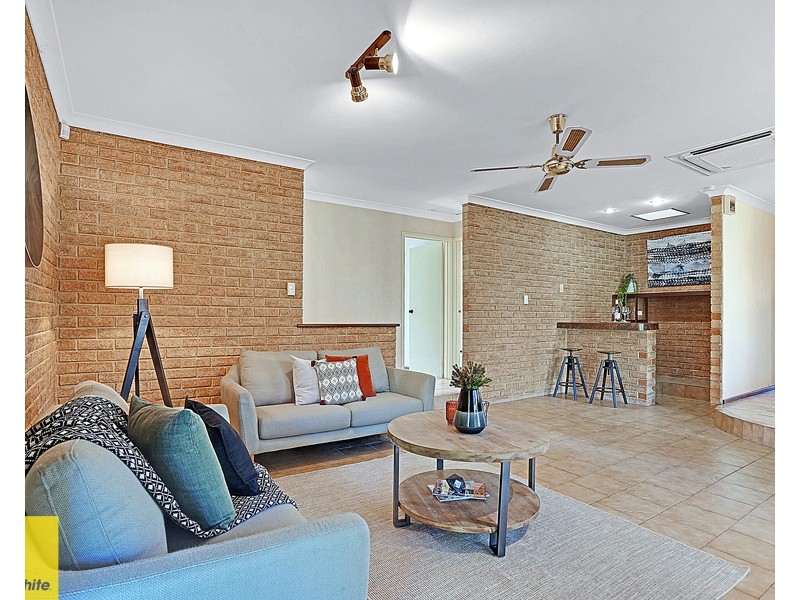 32 Towerhill Road, Alexander Heights WA 6064