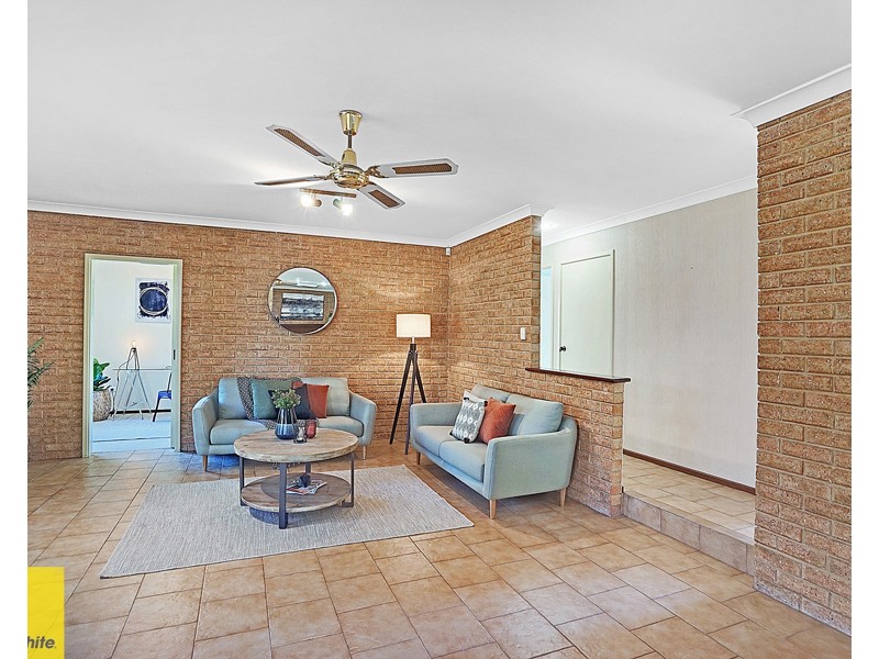 32 Towerhill Road, Alexander Heights WA 6064