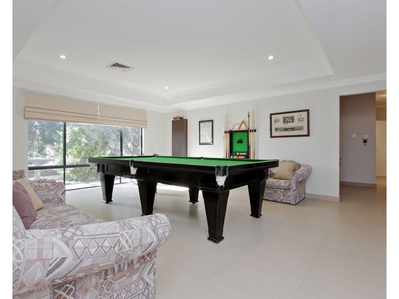 10 Smallbrook Retreat, Caversham WA 6055