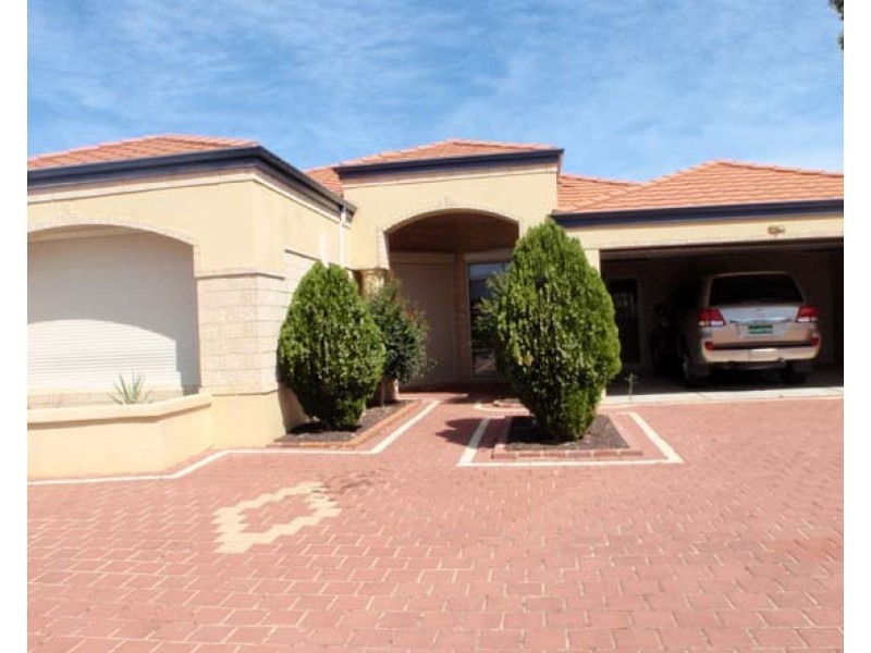 41 Adelphi Court, Marangaroo WA 6064