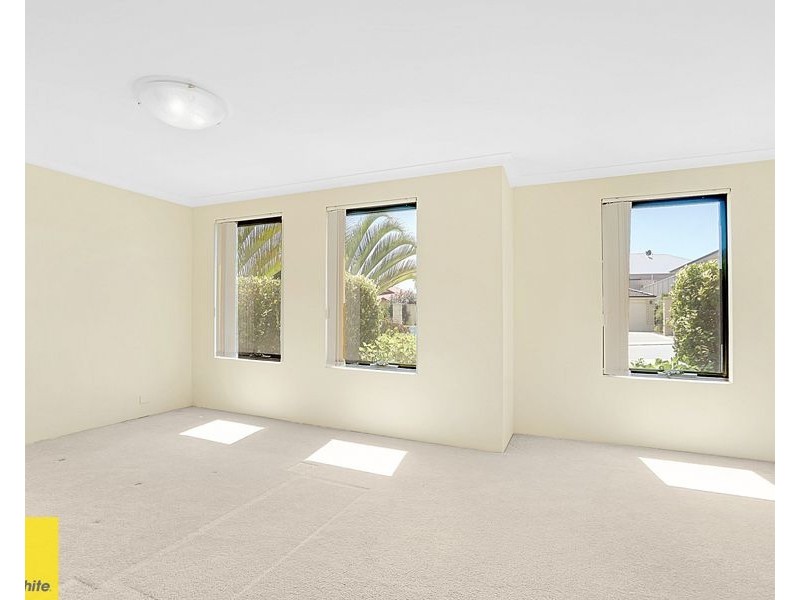 15 Edgbaston Drive, Madeley WA 6065