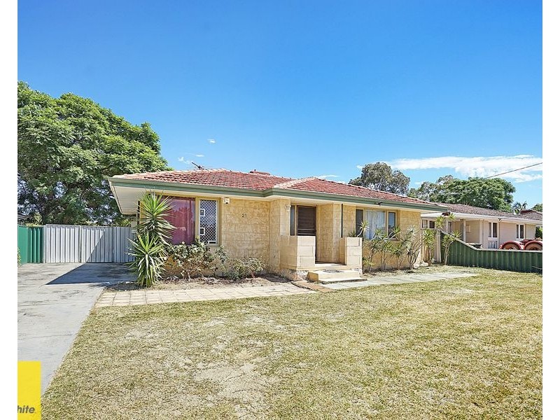 21 Pannell Way, Girrawheen WA 6064