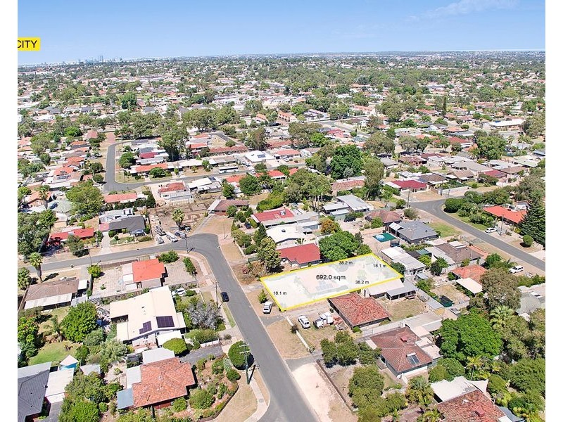 21 Pannell Way, Girrawheen WA 6064