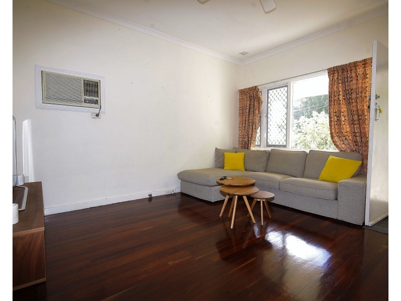 8 Pointer Way, Girrawheen WA 6064