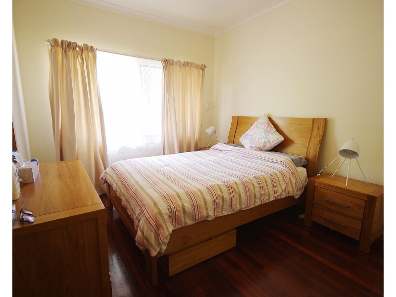 8 Pointer Way, Girrawheen WA 6064