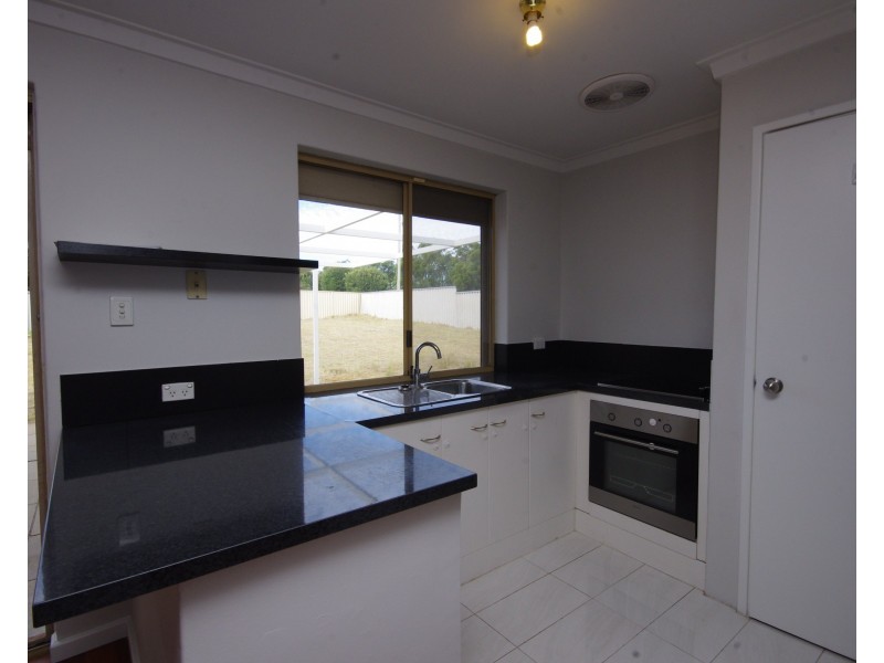 33 Snowberry Retreat, Mirrabooka WA 6061