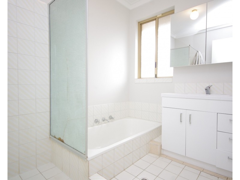 33 Snowberry Retreat, Mirrabooka WA 6061