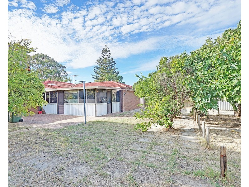 64 Templeton Crescent, Girrawheen WA 6064