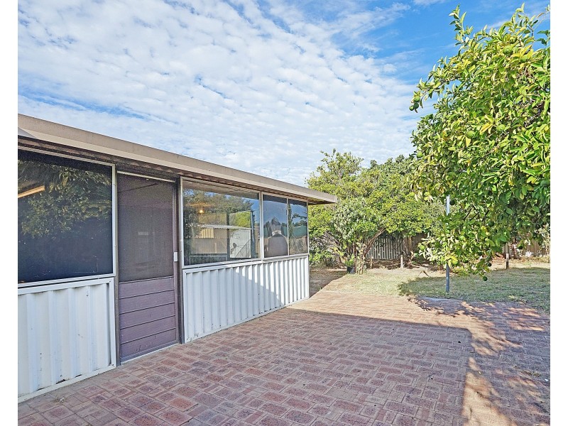 64 Templeton Crescent, Girrawheen WA 6064