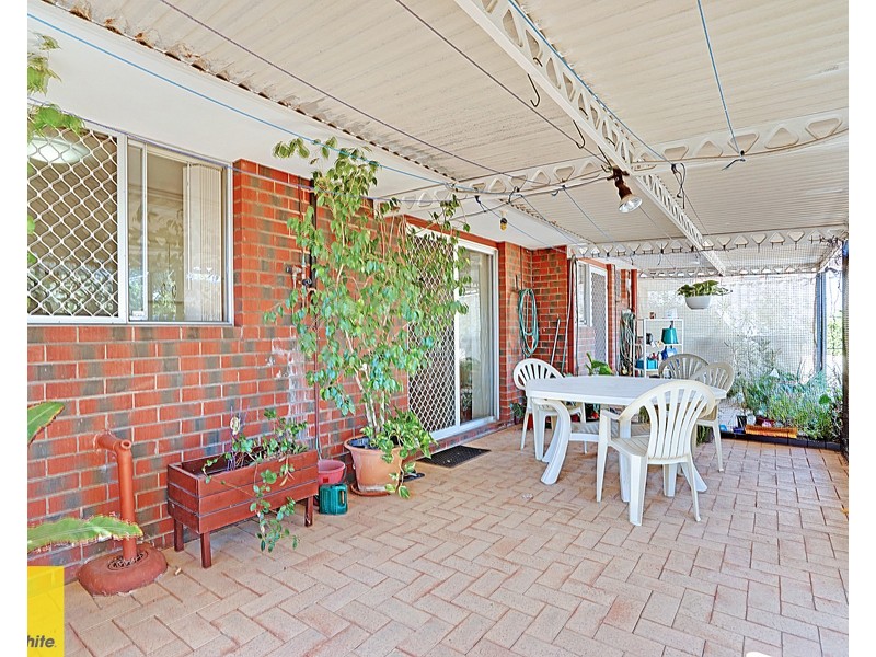 4 Pointer Way, Girrawheen WA 6064
