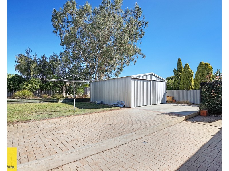 4 Pointer Way, Girrawheen WA 6064