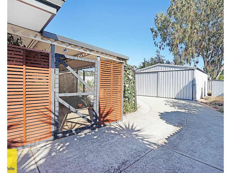 4 Pointer Way, Girrawheen WA 6064