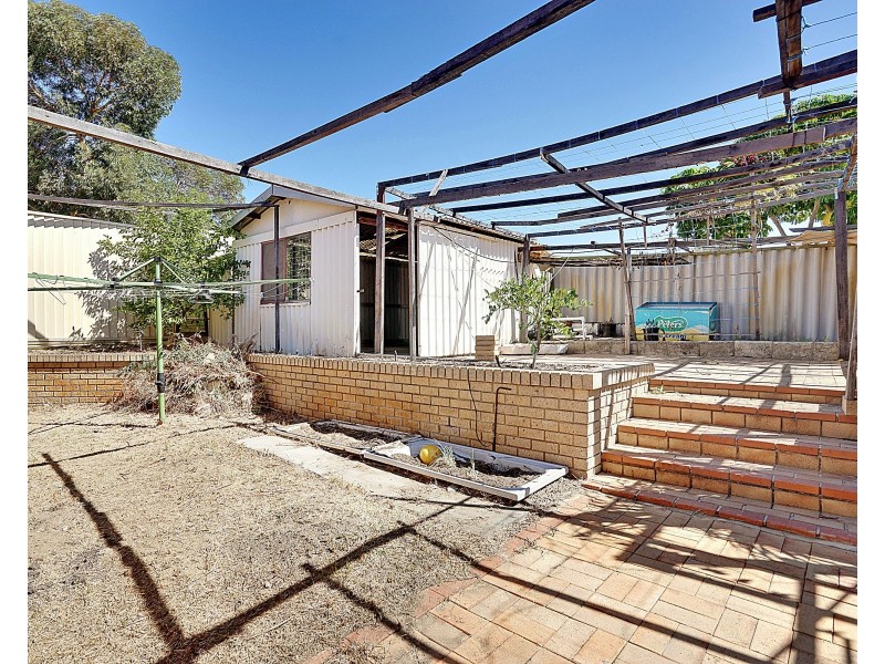 10 Woodbine Terrace, Mirrabooka WA 6061
