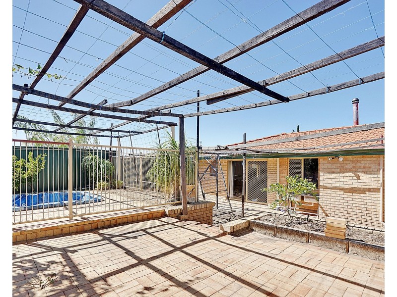 10 Woodbine Terrace, Mirrabooka WA 6061