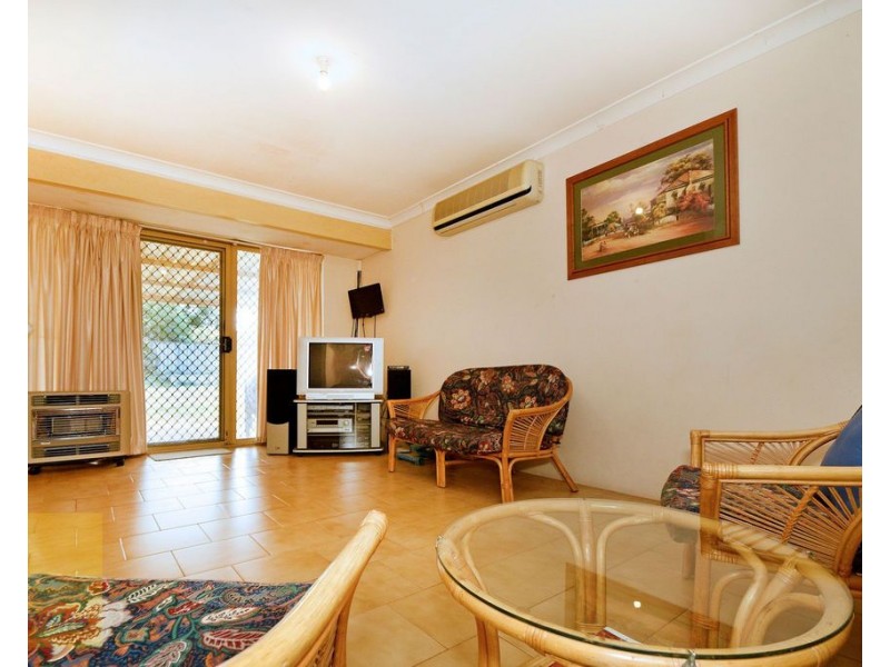 42 Hudson Avenue, Girrawheen WA 6064