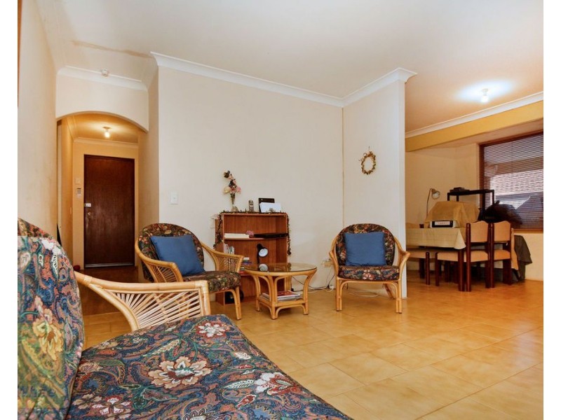 42 Hudson Avenue, Girrawheen WA 6064