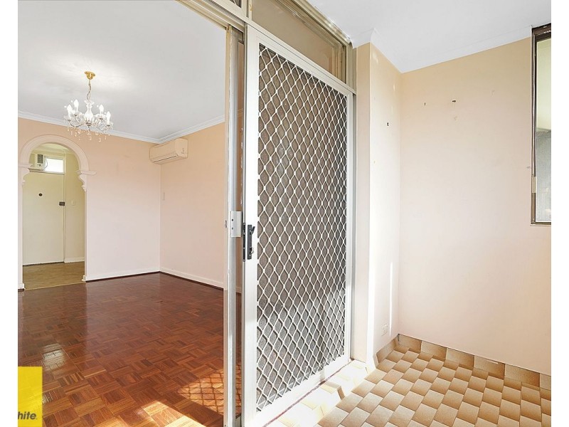 30/26 Golf View Street, Yokine WA 6060