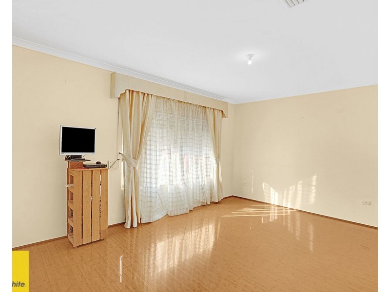 11 Ellenbrae Place, Marangaroo WA 6064