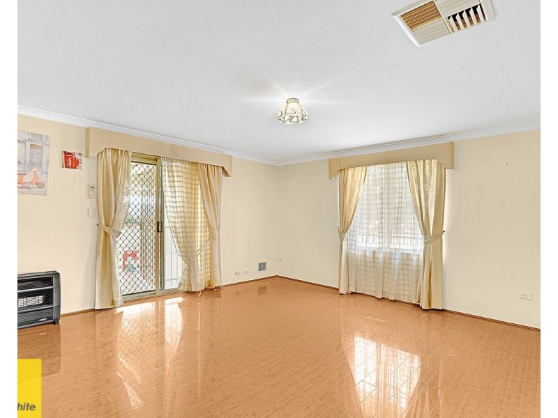 11 Ellenbrae Place, Marangaroo WA 6064