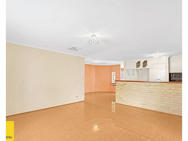 11 Ellenbrae Place, Marangaroo WA 6064