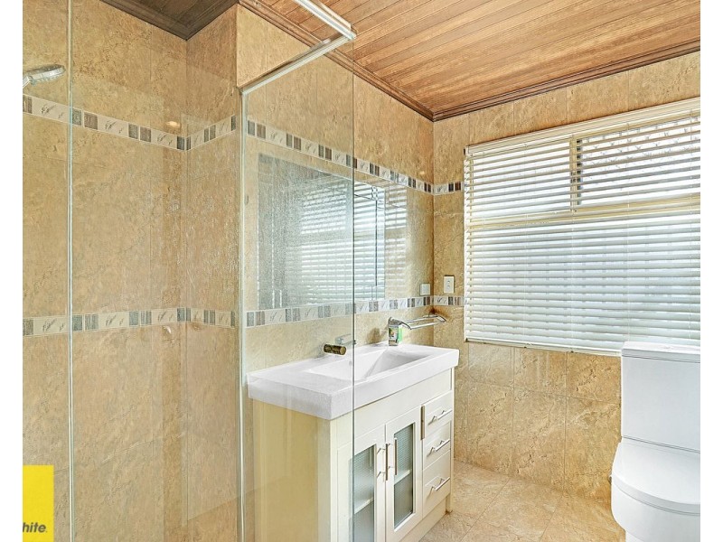 11 Ellenbrae Place, Marangaroo WA 6064