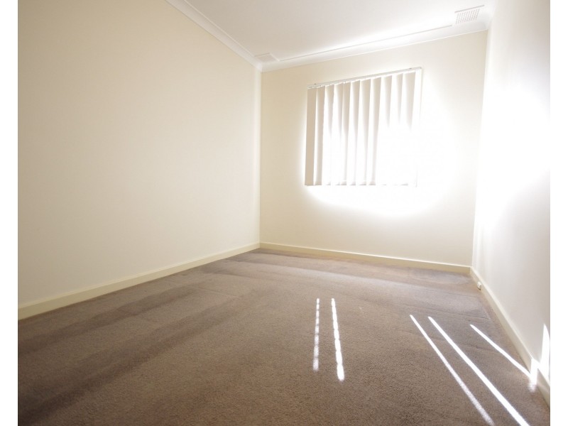 6D Connell Way, Girrawheen WA 6064