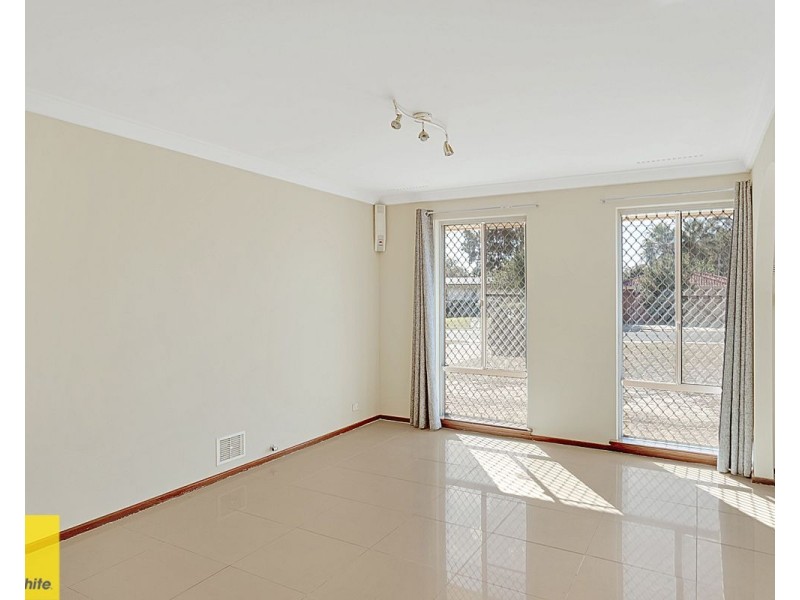 52 Curtis Way, Girrawheen WA 6064