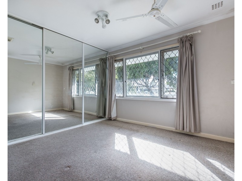 17 Pannell Way, Girrawheen WA 6064