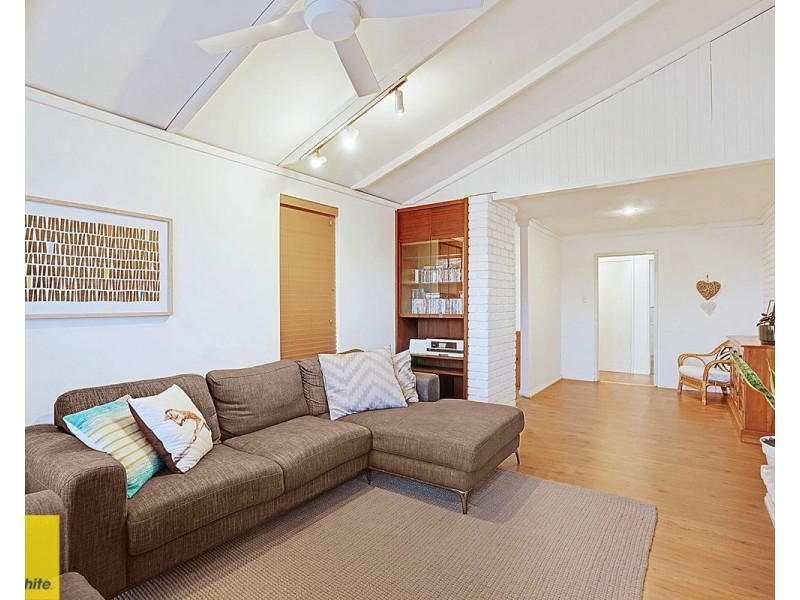 26 Whitworth Avenue, Girrawheen WA 6064