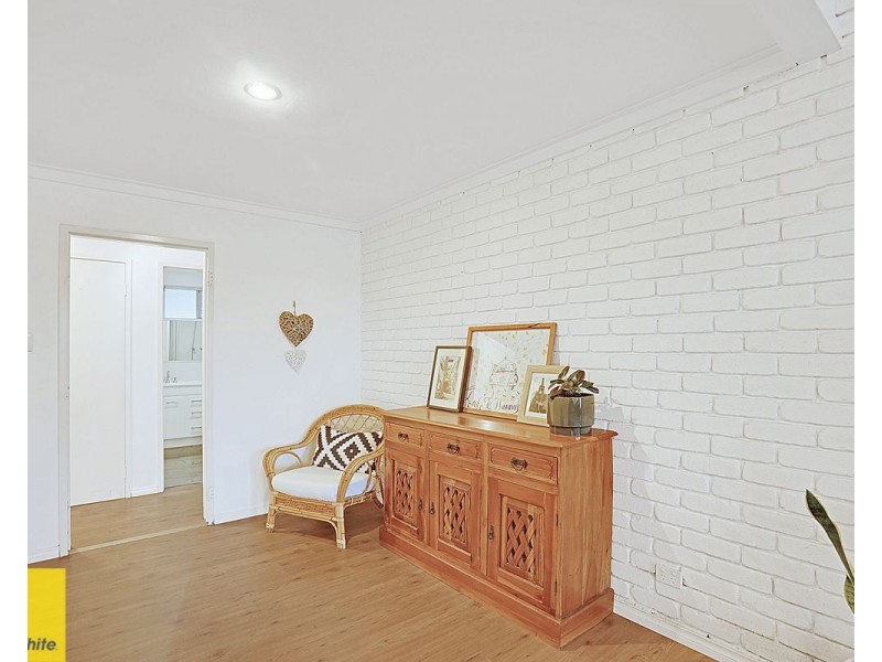 26 Whitworth Avenue, Girrawheen WA 6064