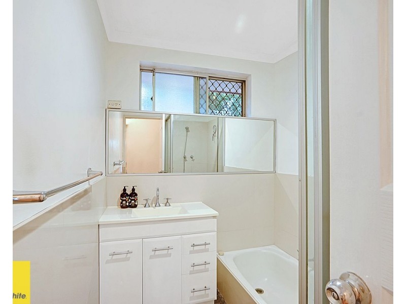 26 Whitworth Avenue, Girrawheen WA 6064